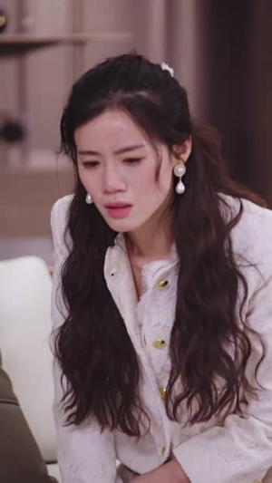 穿成恶毒女配每天被男主惦记（100集）最近很火的短剧