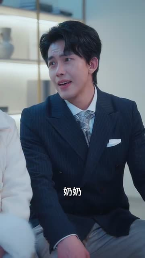轻拥他的月亮（100集）高分推荐免费看