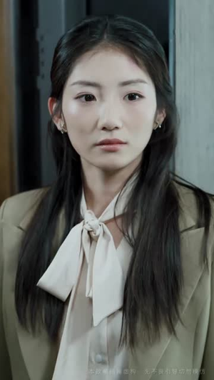 邻火自焚（42集） 女主谁演的